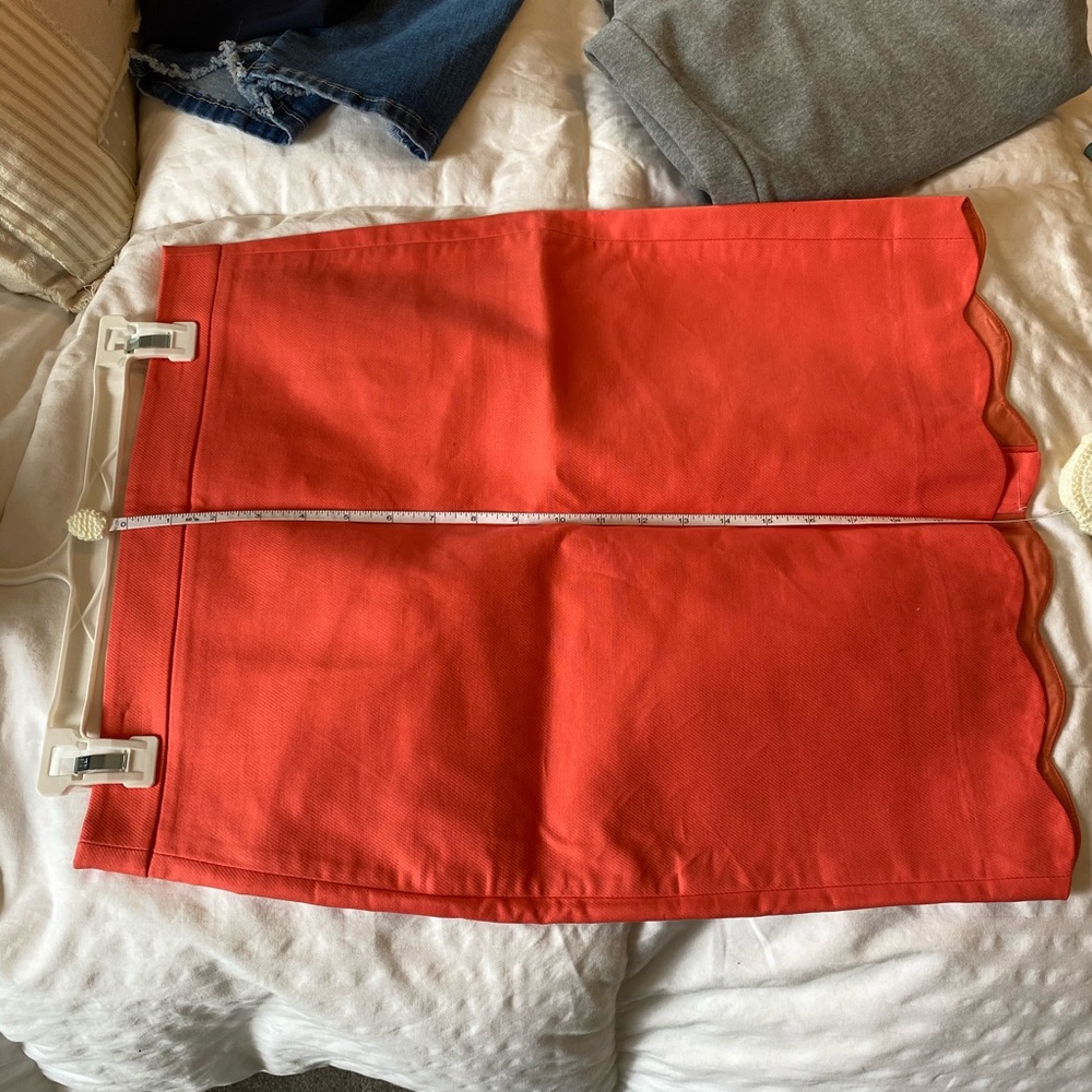 Scalloped pencil skirt